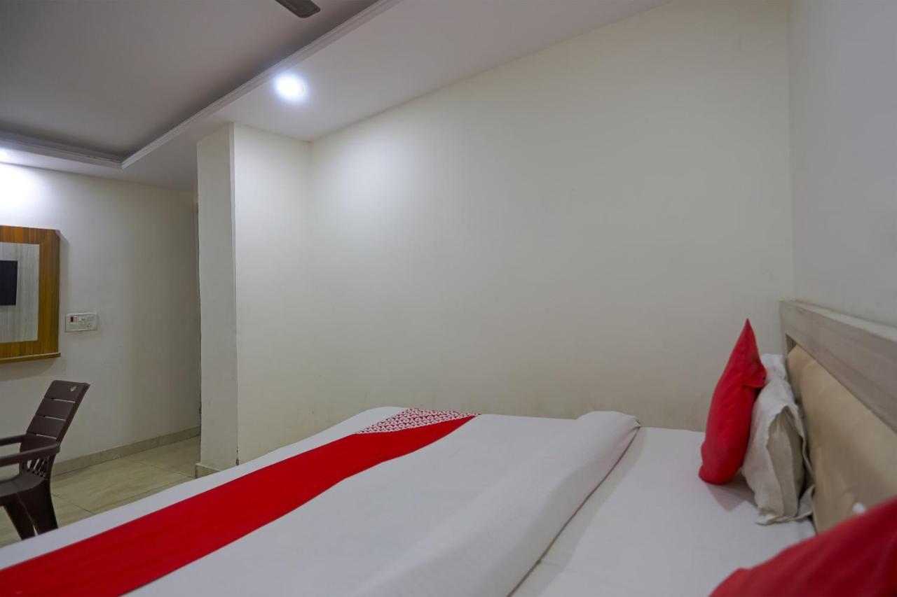 Oyo Flagship 79289 Hotel Grand Keshav Ghaziabad Exterior foto